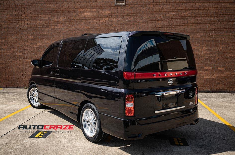 NISSAN ELGRAND CHEETAH HYPER SILVER POLISH LIP